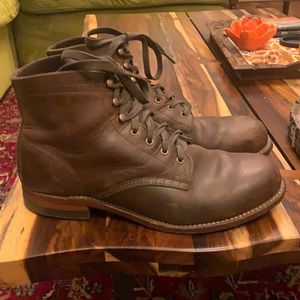 Wolverine 1000 mile original boot brown.